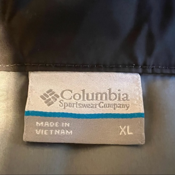 Columbia Windbreaker with Concealable hood from the line of Packable Jackets - Picture 8 of 8